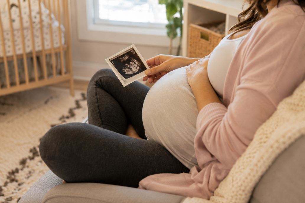 My Husband Was Away When My High-Risk Labor Began — A Neighbor’s Quick Action Made All the Difference