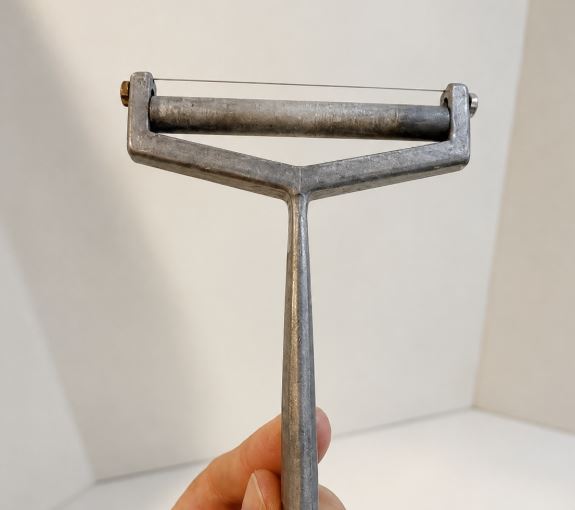 The Internet Couldn’t Figure Out What This Vintage Kitchen Tool Was—Until the Mystery Was Finally Solved